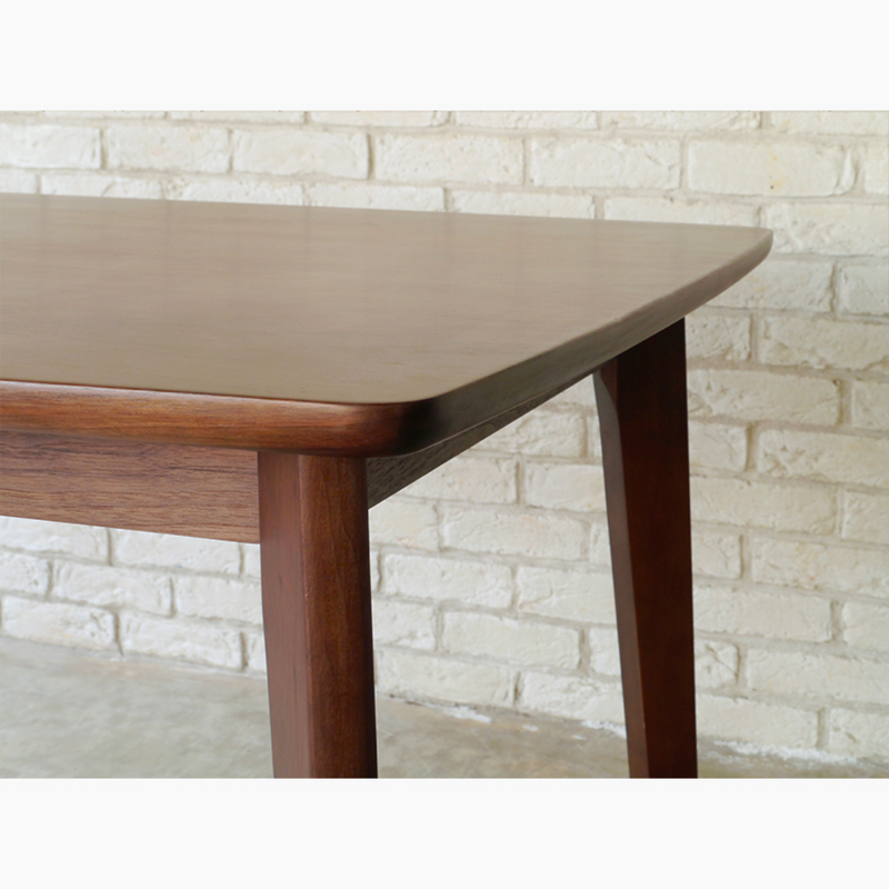 CK DINING TABLE