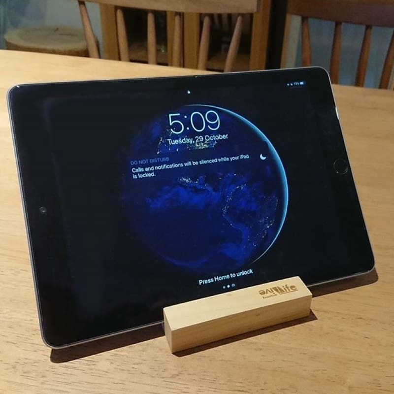 WOODEN TABLET STAND